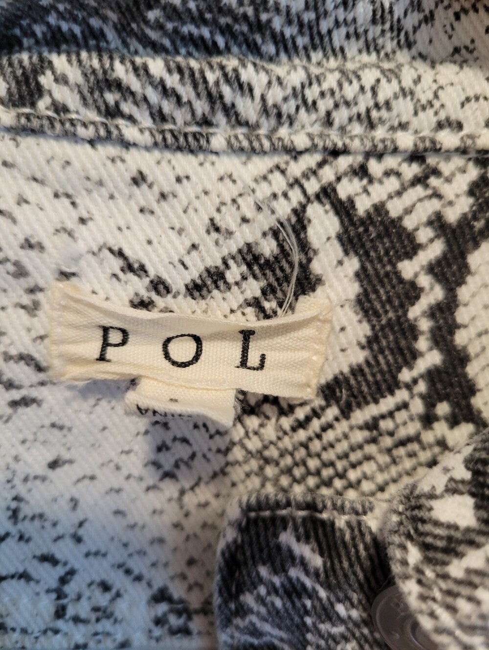 POL Crue Snakeskin Print Distressed Cropped Jacket Black Cream L Frayed Western - Picture 6 of 15